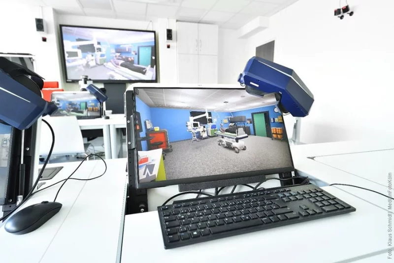 Die Kölner Universitätstiftung förderte die Ausstattung des VR-Labors CeMIT an der Uni Köln Die Kölner Universitätstiftung förderte die Ausstattung des VR-Labors CeMIT an der Uni Köln